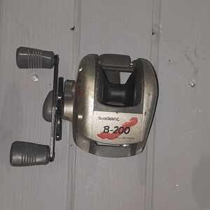 Vintage Shimanc B-200 Fishing Reel